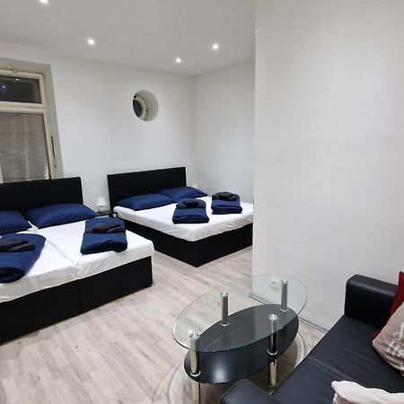 Apartment Flora - Late Check-Out At Noon 12 O Clock For Free Bratislava Luaran gambar
