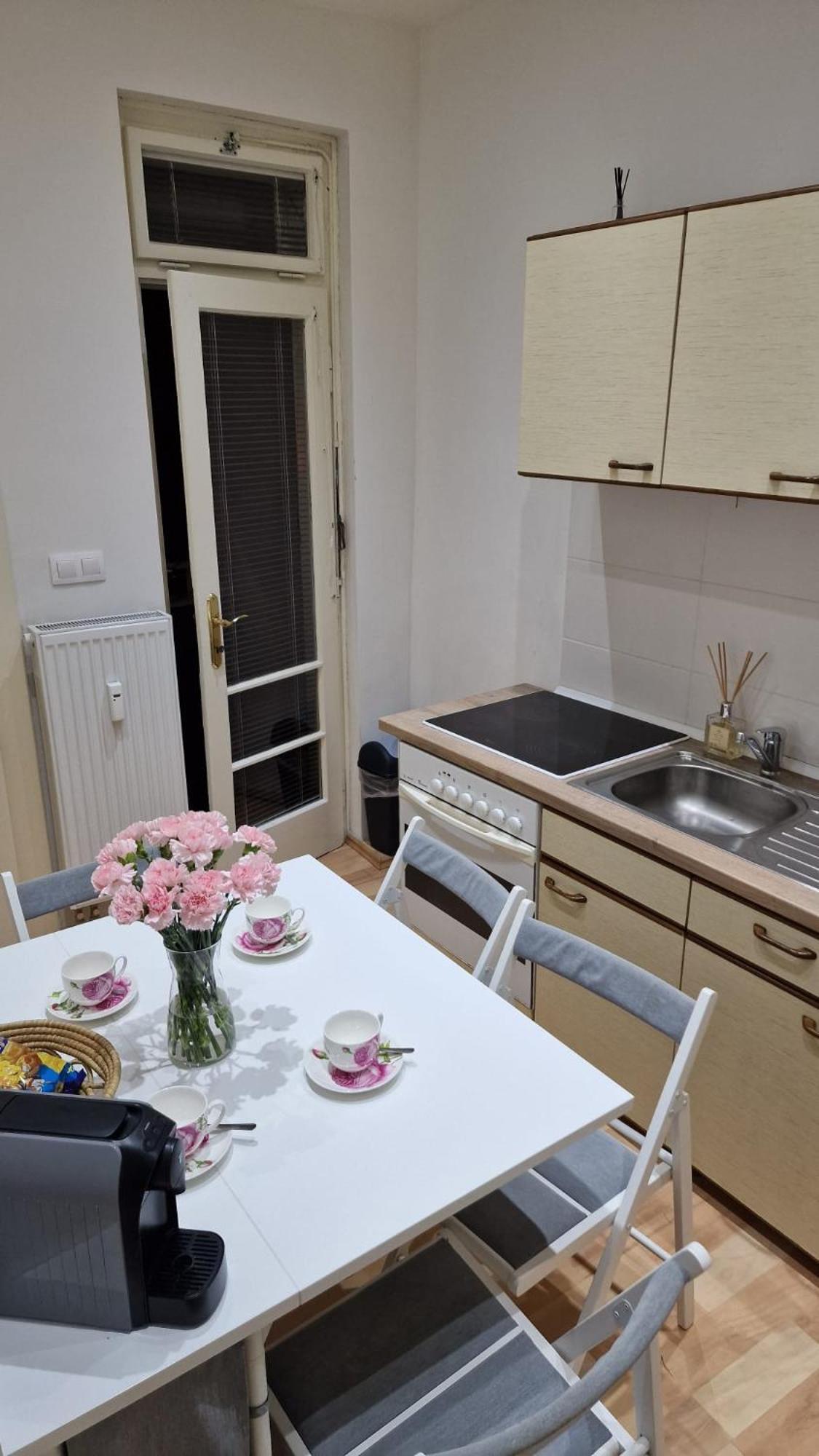 Apartment Flora - Late Check-Out At Noon 12 O Clock For Free Bratislava Luaran gambar
